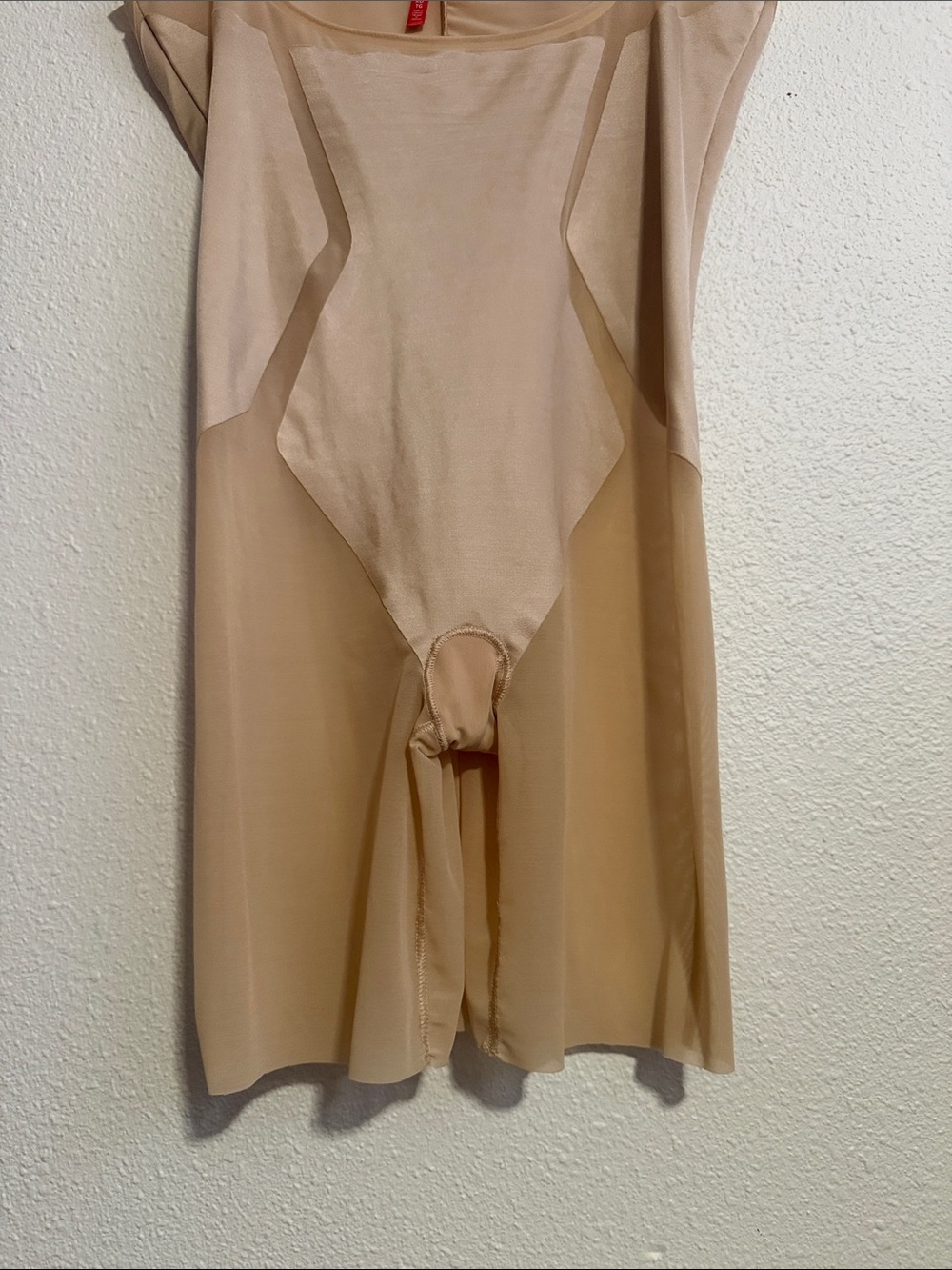 SPANX Haute Contour Open-Bust Mid-Thigh Bodysuit - Picture 4 of 7
